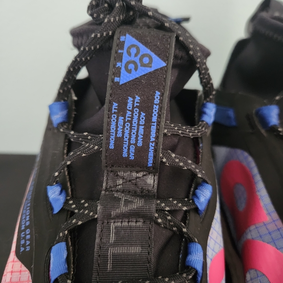 Nike ACG Black and Purple Sneakers - Picture 4 of 12